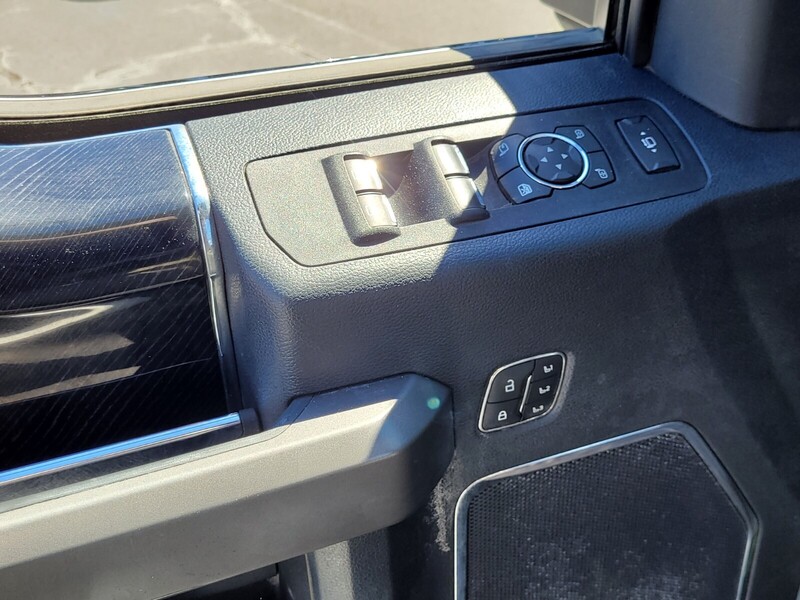2022 Ford F-350 Platinum photo 28
