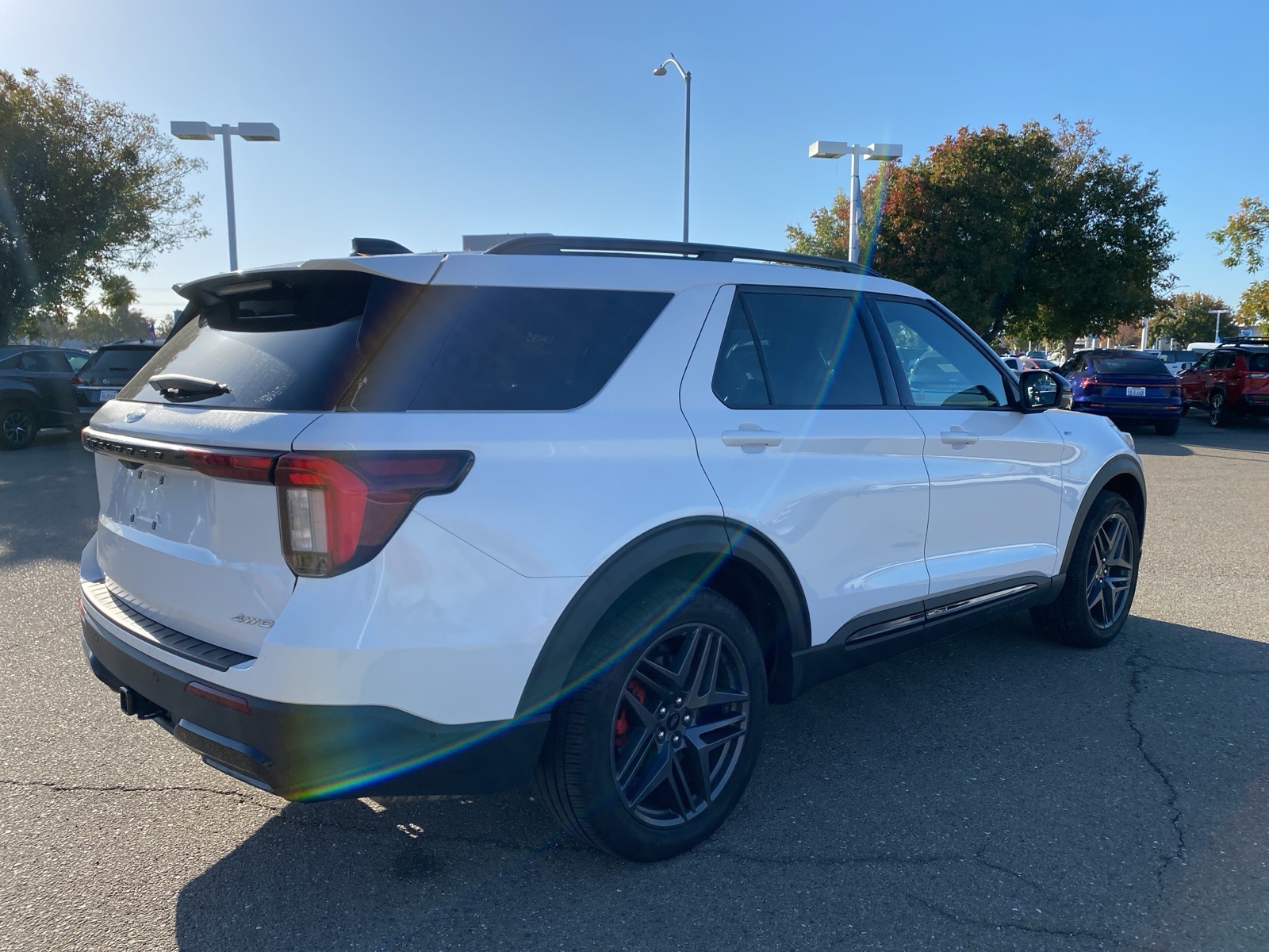 2025 Ford Explorer ST-Line photo 4