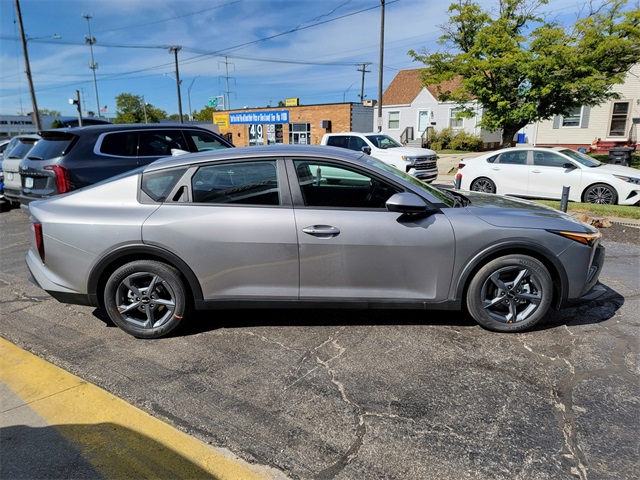 2025 Kia K4 LXS photo 2