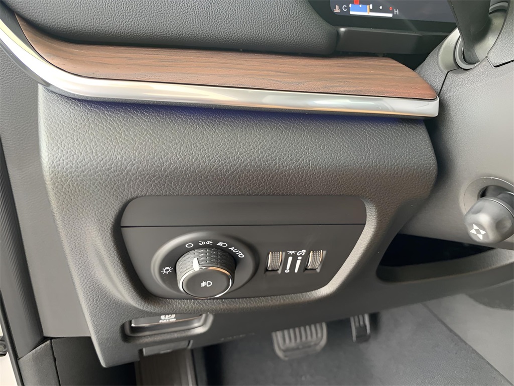 2025 Jeep Grand Cherokee L Summit photo 24