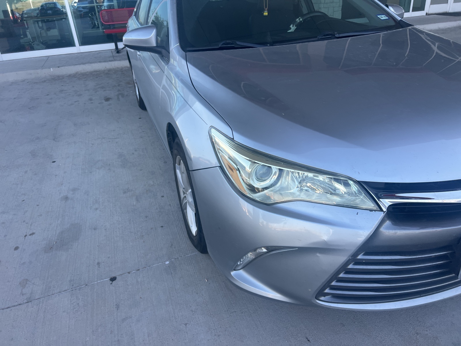 2016 Toyota Camry XLE photo 2