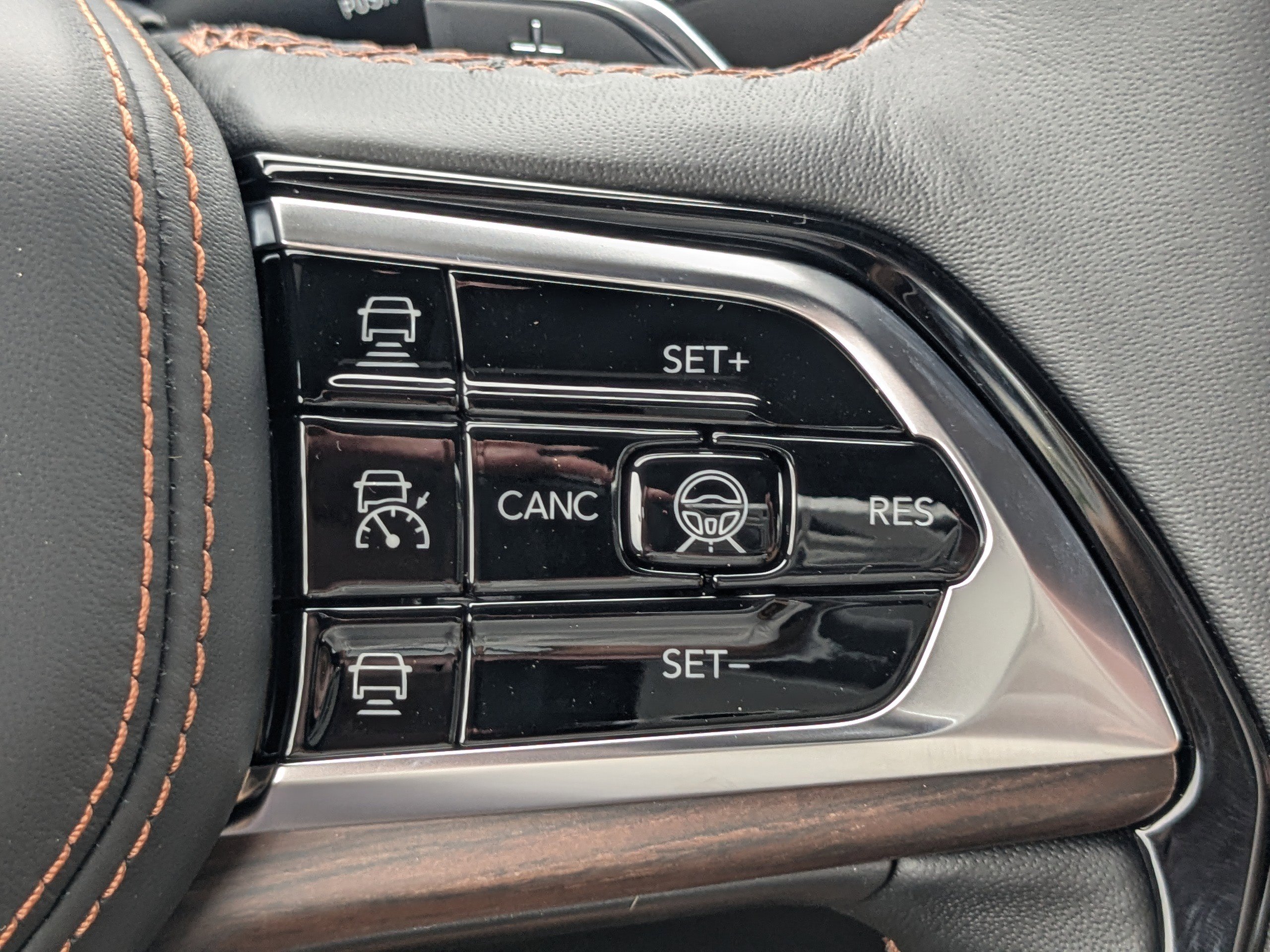 2025 Jeep Grand Cherokee Summit photo 23