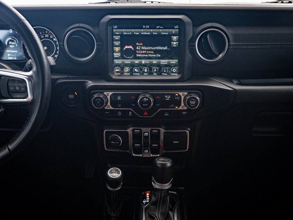 2022 Jeep Wrangler Unlimited Sahara photo 22