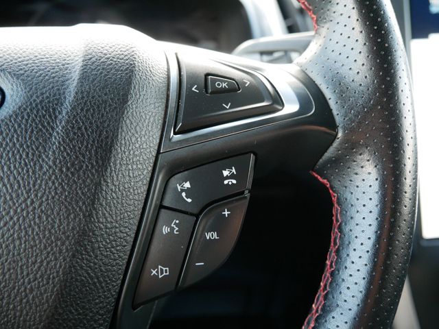 2022 Ford Edge ST photo 22