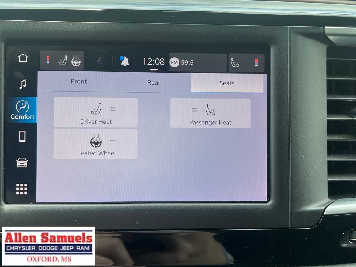 2023 Chrysler Voyager LX photo 32