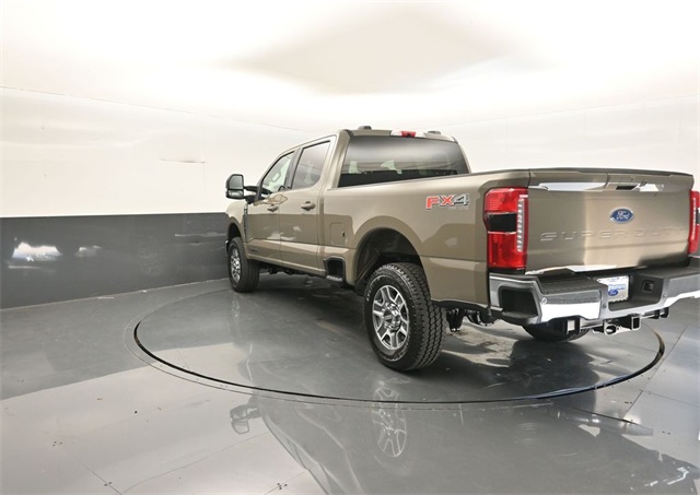 2026 Ford F-250 Lariat photo 3