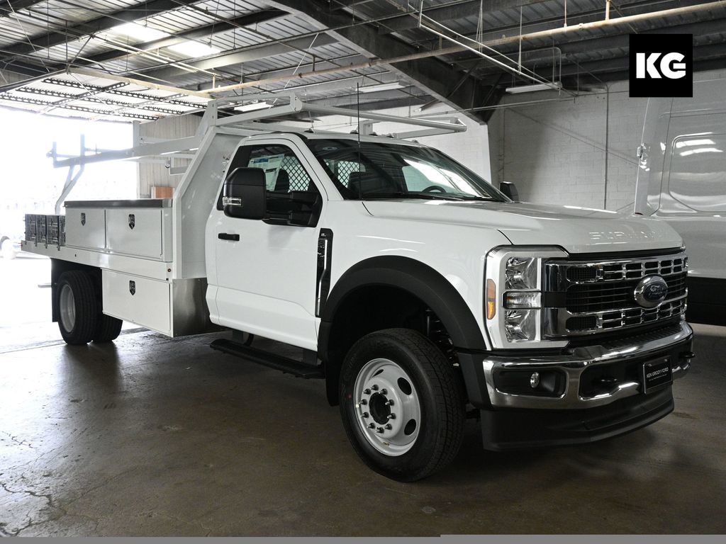 2025 Ford F-550 Super Duty Chassis Cab XL's photo