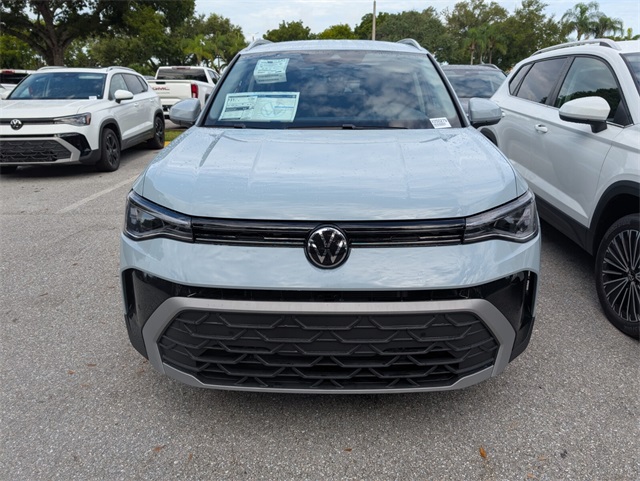 2025 Volkswagen Taos SE photo 2