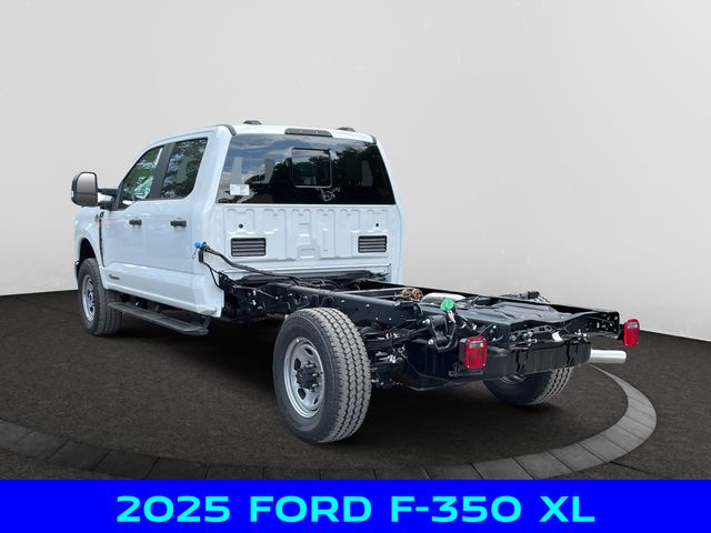 2025 Ford F-350 photo 3