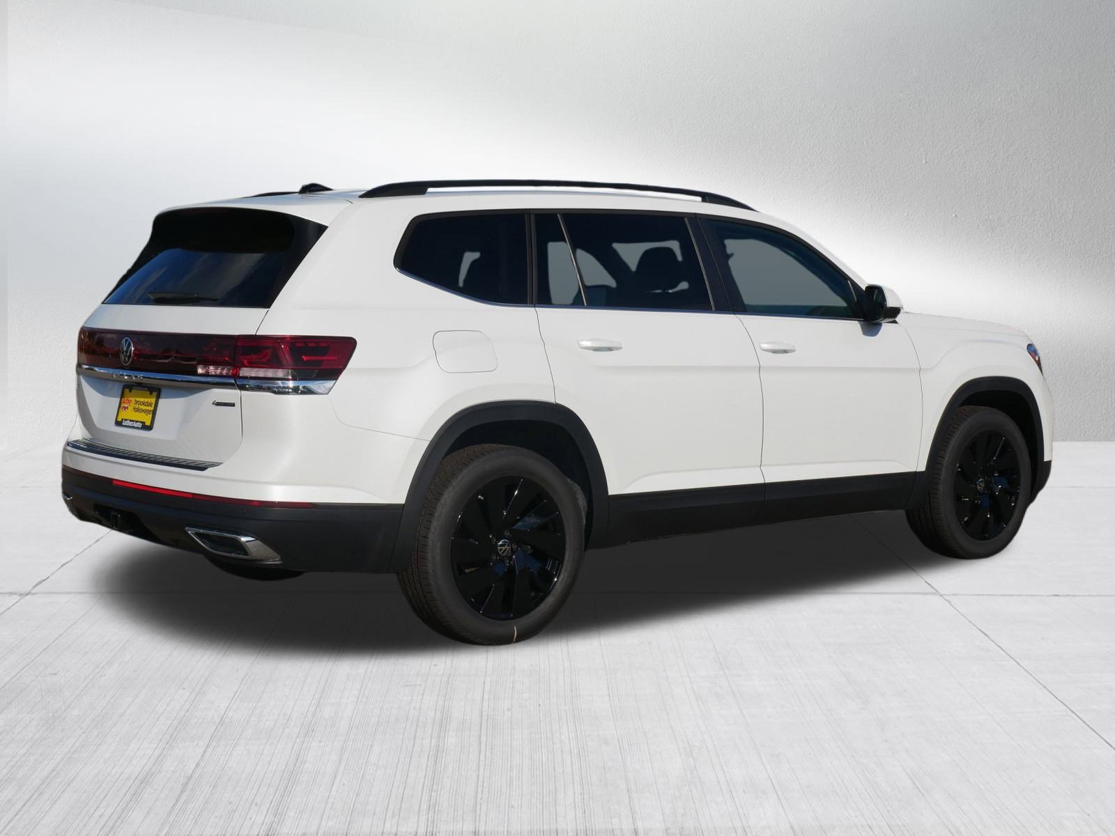 2026 Volkswagen Atlas SE Technology photo 3