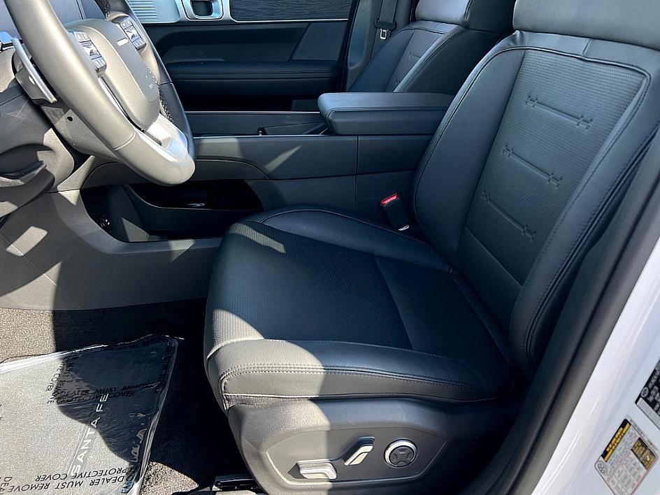 2025 Hyundai Santa Fe Limited photo 9