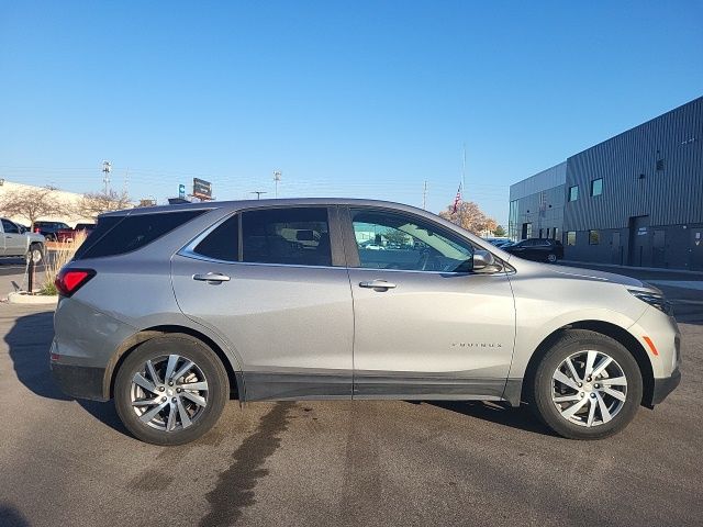 2023 Chevrolet Equinox LT photo 2