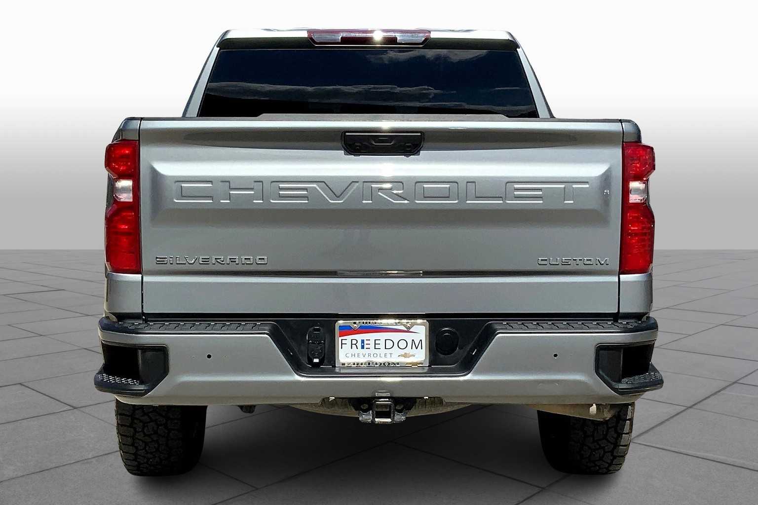 2023 Chevrolet Silverado 1500 Custom photo 4