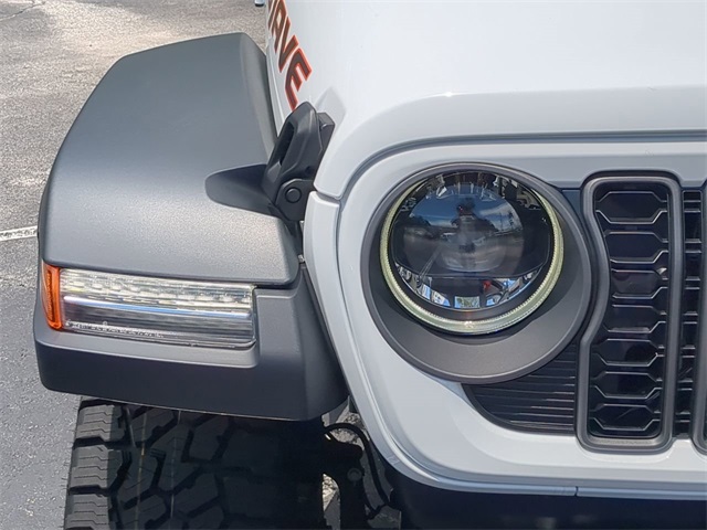 2025 Jeep Gladiator Mojave photo 9