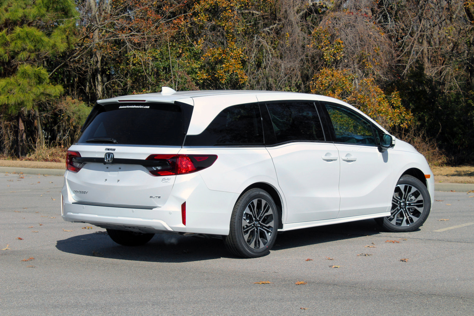 2025 Honda Odyssey Elite photo 2