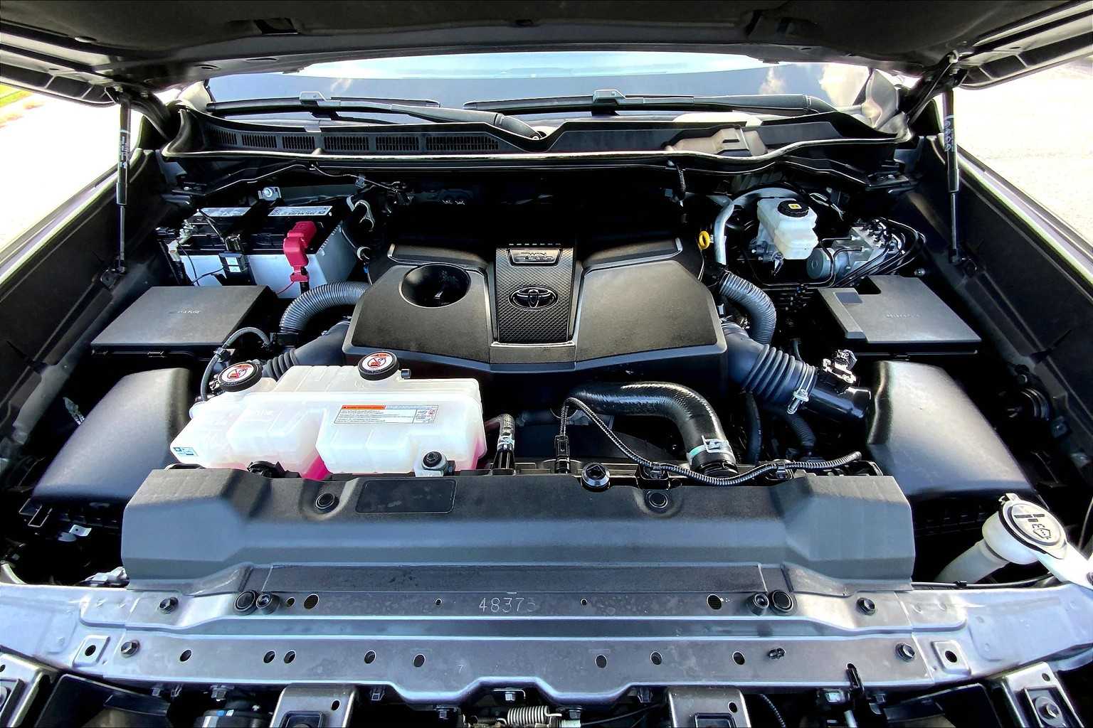 2023 Toyota Tundra SR5 CrewMax photo 30