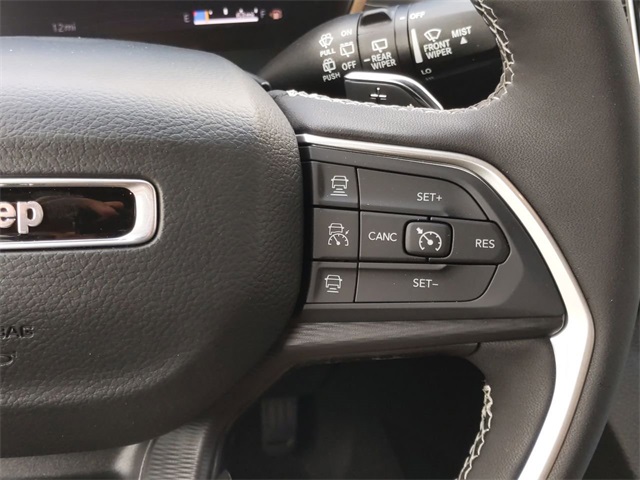 2025 Jeep Cherokee Laredo photo 21