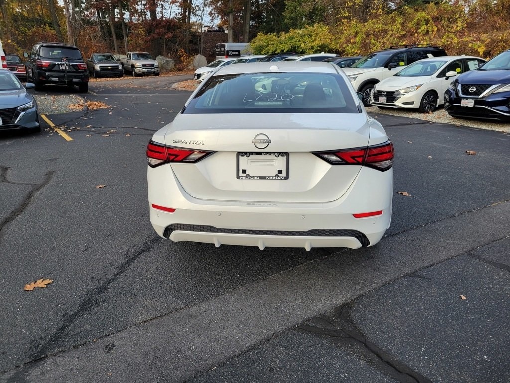 2025 Nissan Sentra SV photo 3