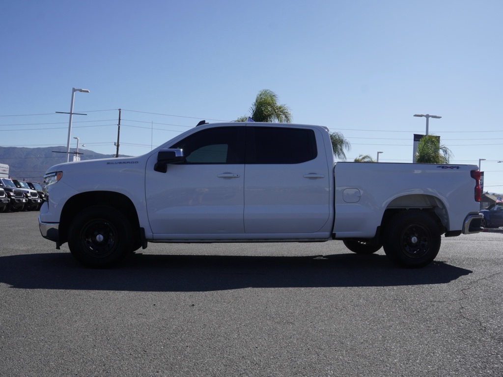 2024 Chevrolet Silverado 1500 LT photo 7