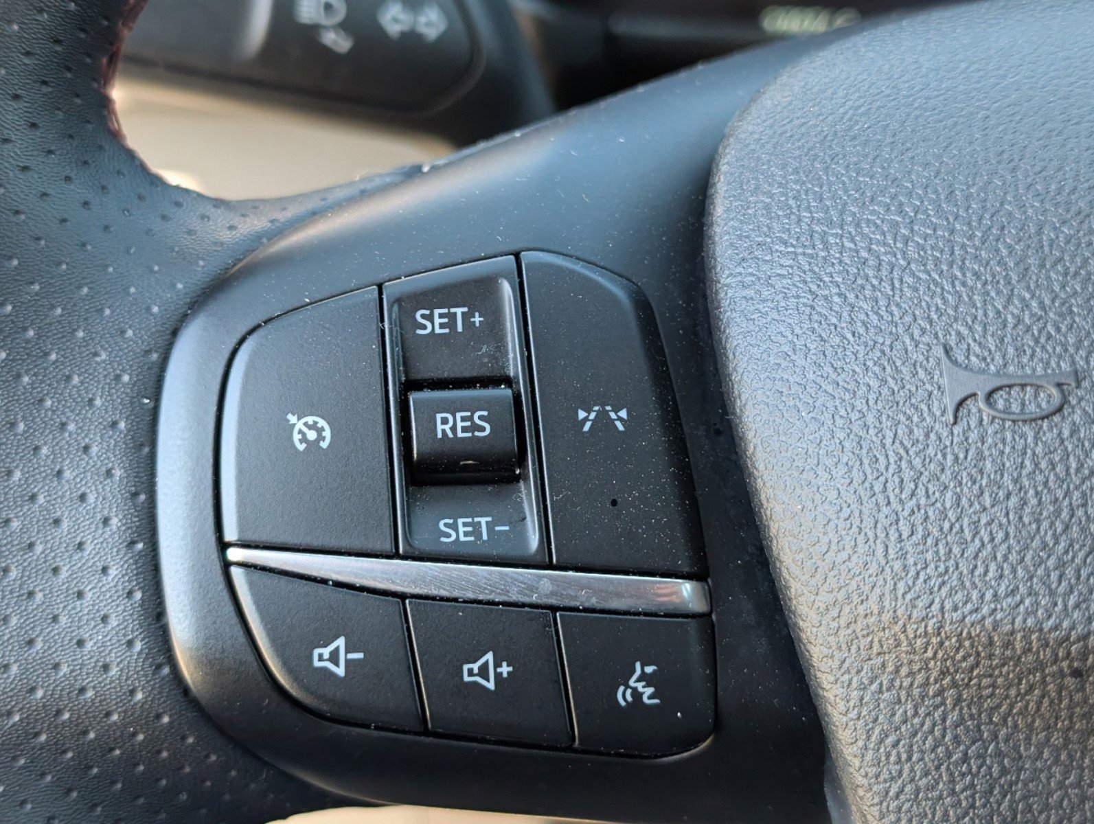 2024 Ford Escape ST-Line photo 26