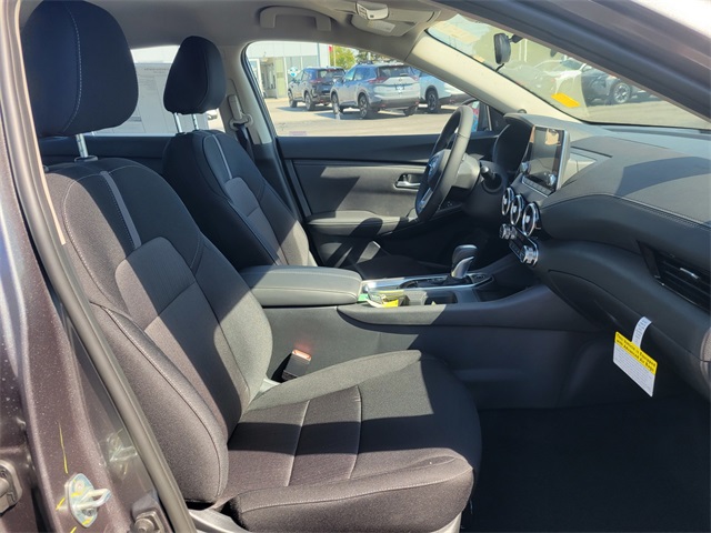 2025 Nissan Sentra SV photo 17