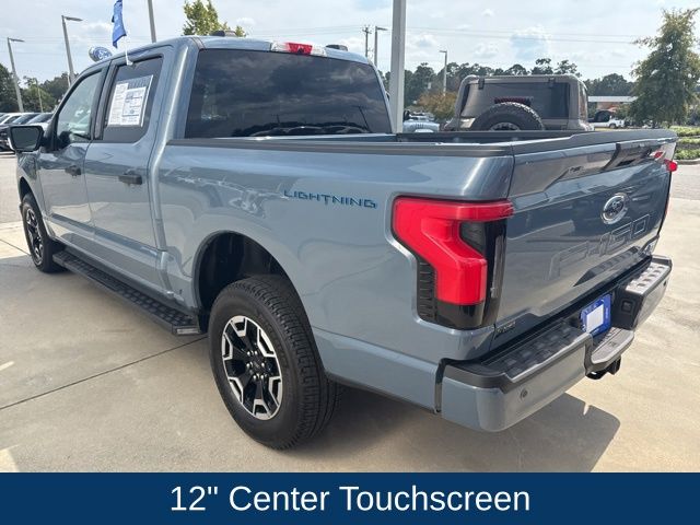 2023 Ford F-150 Lightning XLT photo 4