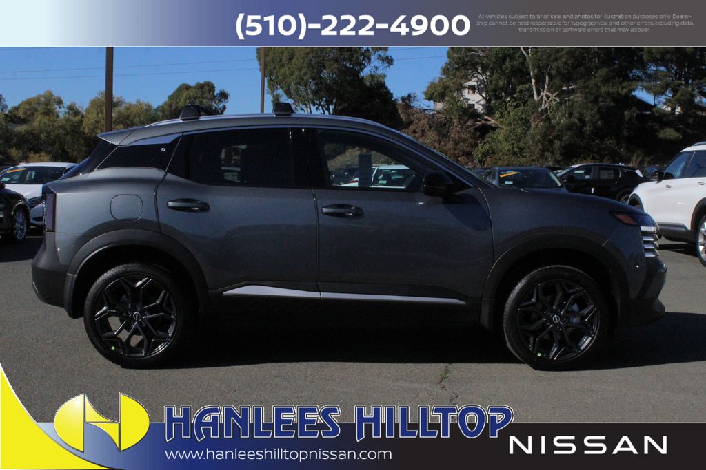 2026 Nissan Kicks SR photo 3