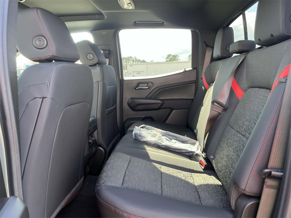 2025 Chevrolet Colorado Z71 photo 13