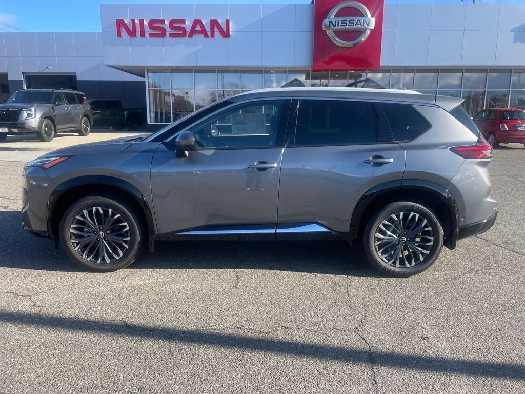 2025 Nissan Rogue Platinum photo 2