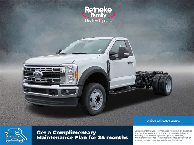 New 2025 Oxford White Ford F-450® XLT image 1