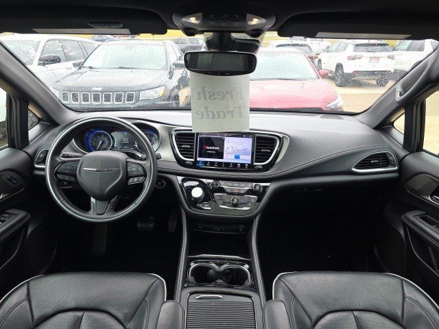 2021 Chrysler Pacifica Limited photo 18