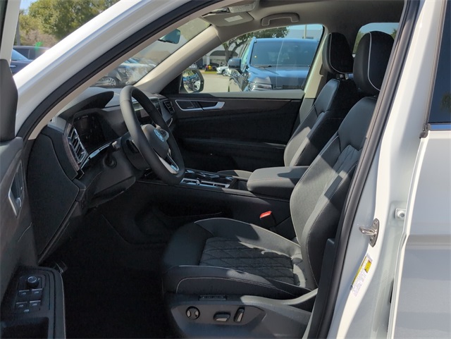 2025 Volkswagen Atlas SEL Premium R-Line photo 3
