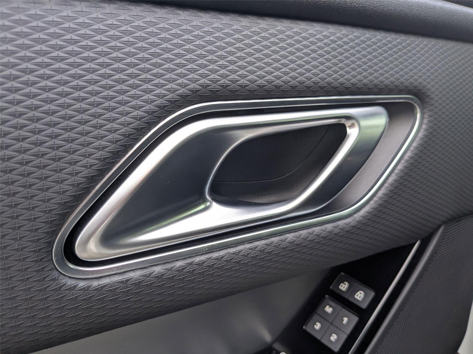 2022 Land Rover Range Rover Velar R-Dynamic S photo 8