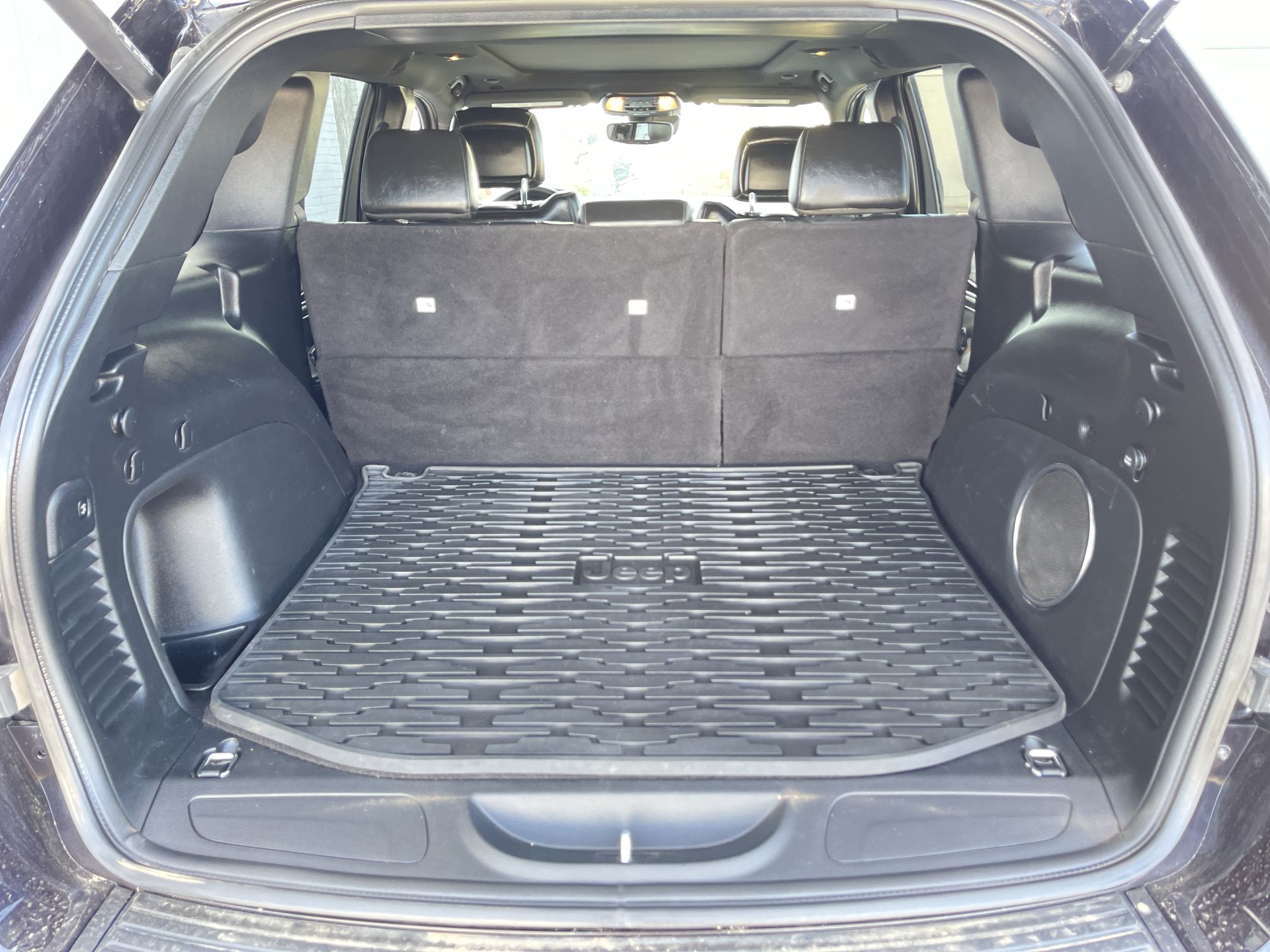 2021 Jeep Grand Cherokee Anniversary Edition photo 19
