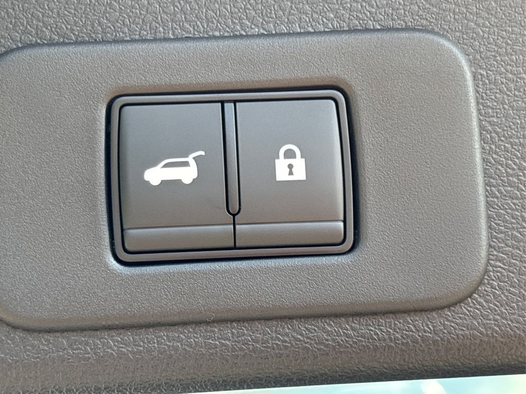 2025 Nissan Murano SL photo 11