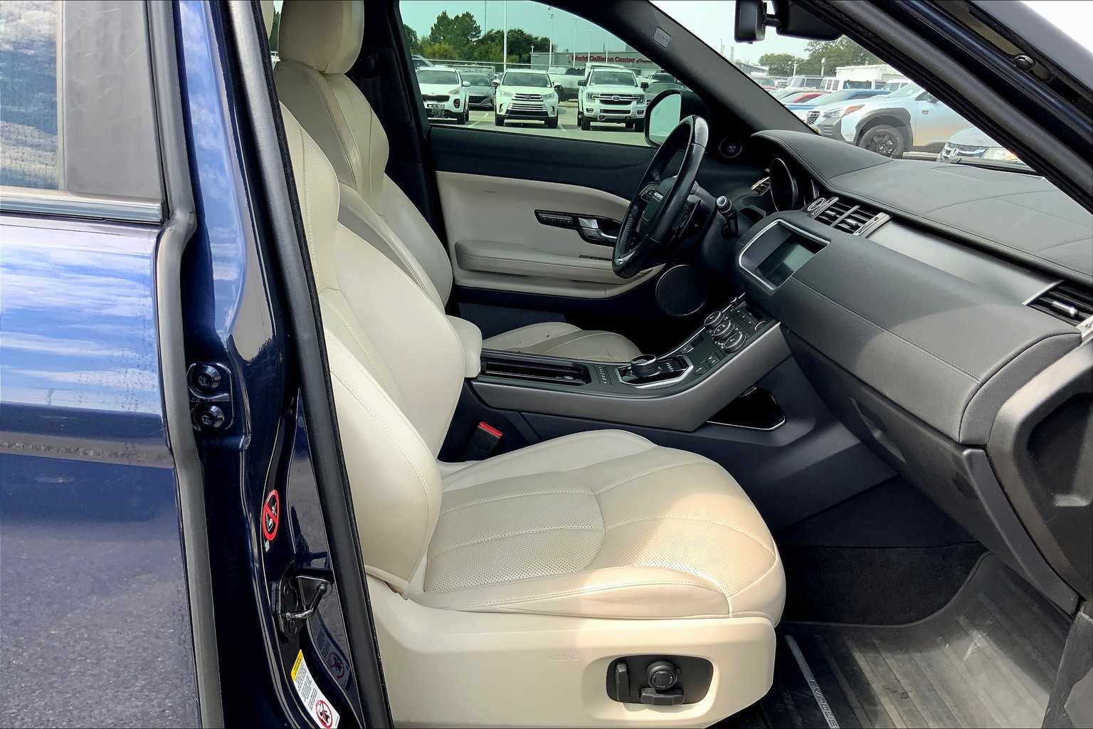 2018 Land Rover Range Rover Evoque HSE Dynamic photo 8
