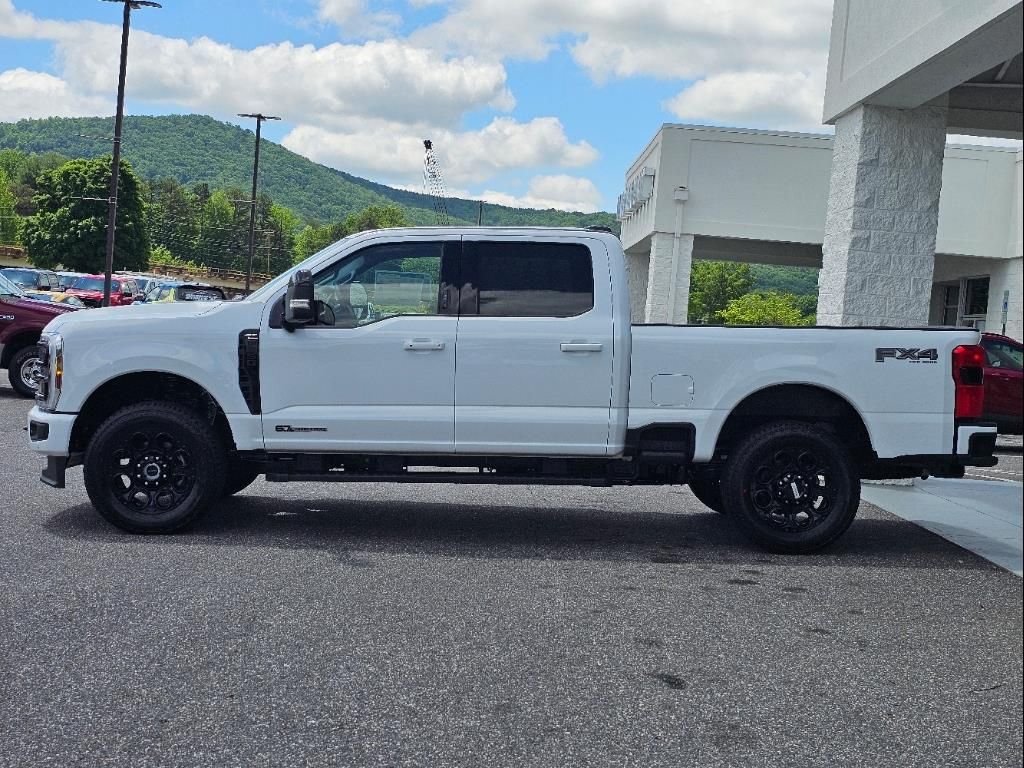 2024 Ford F-250 Lariat photo 2