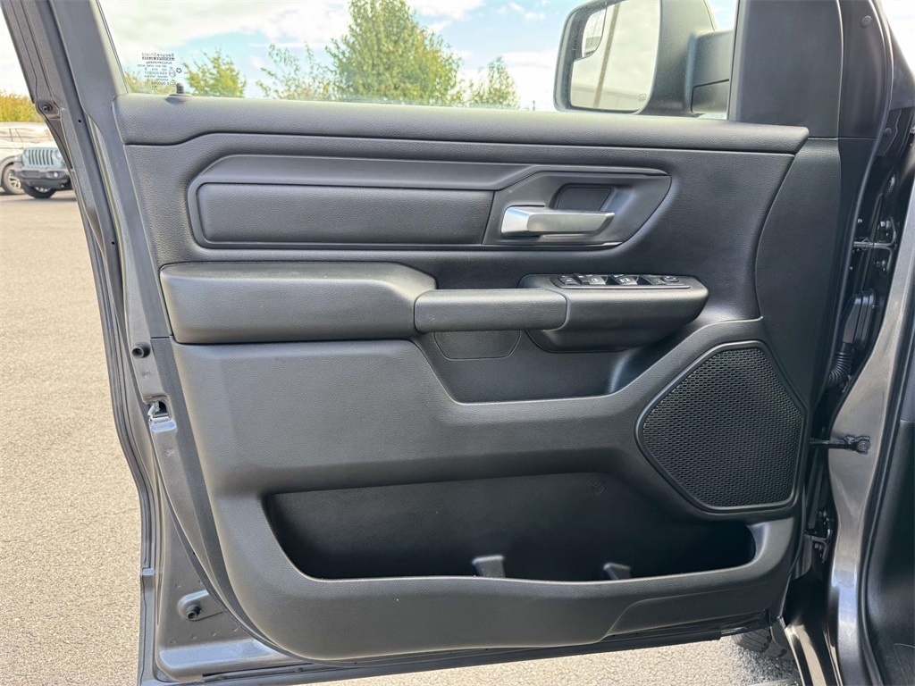 2019 Ram 1500 Tradesman photo 25