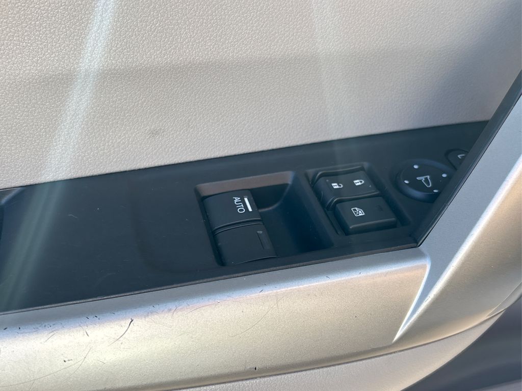 2013 Honda Civic LX photo 25