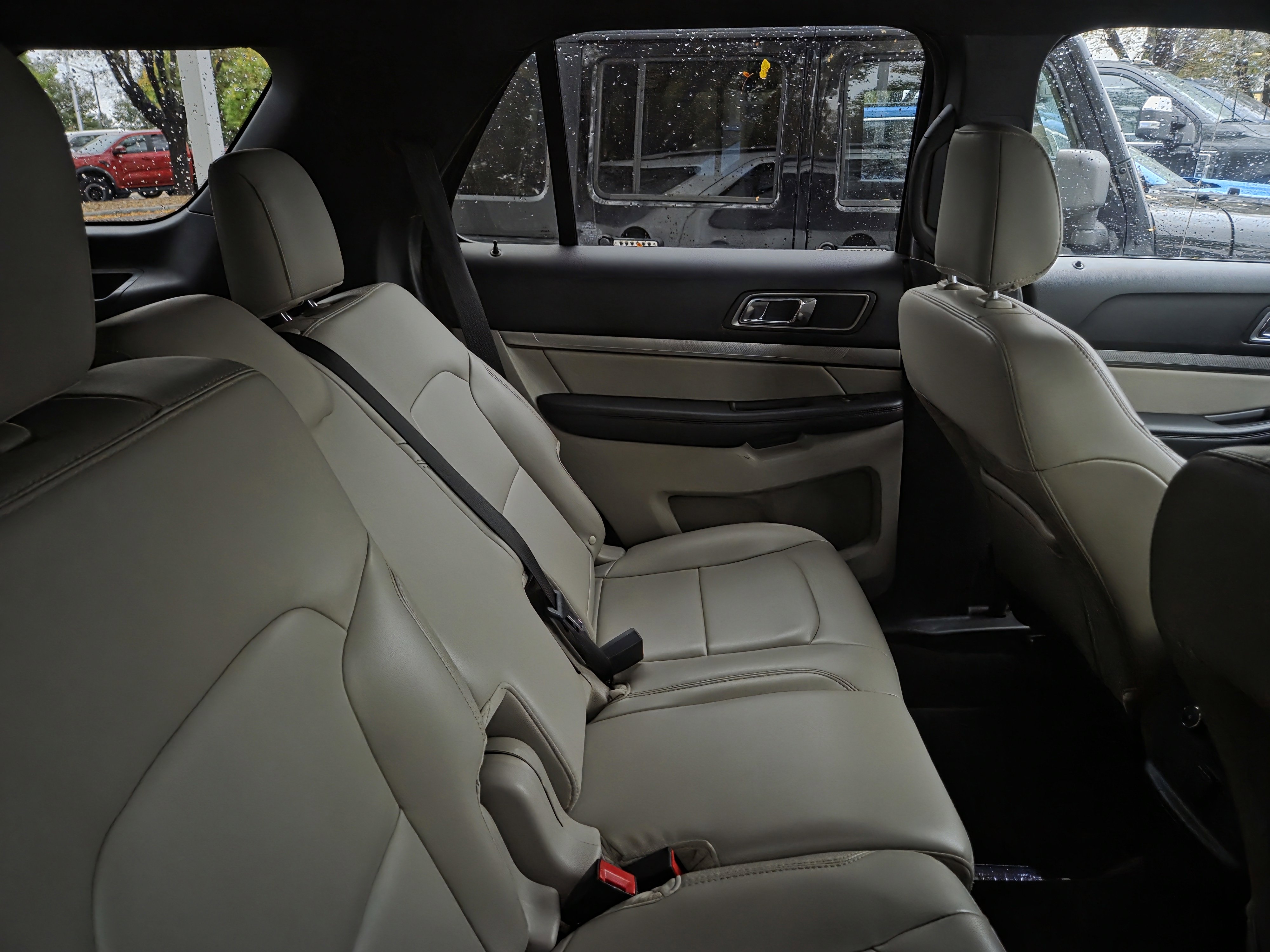 2019 Ford Explorer XLT photo 3