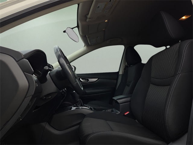 2017 Nissan Rogue SV photo 9
