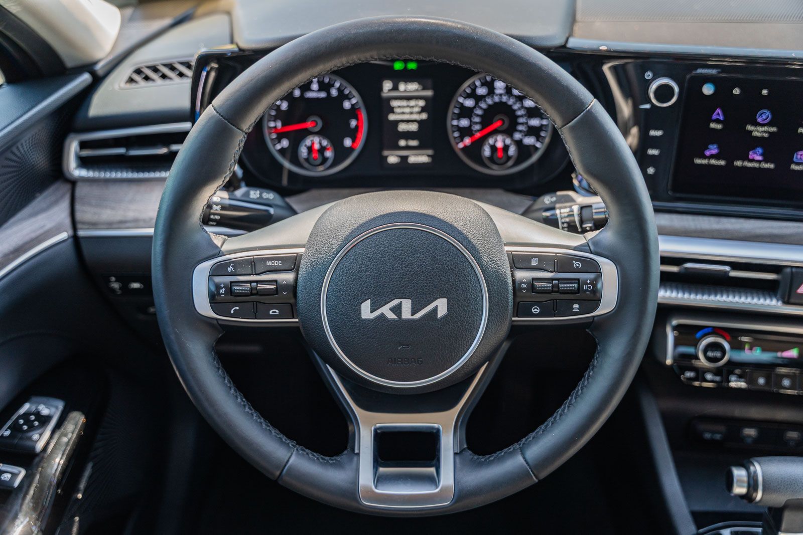 2024 Kia K5 EX photo 26