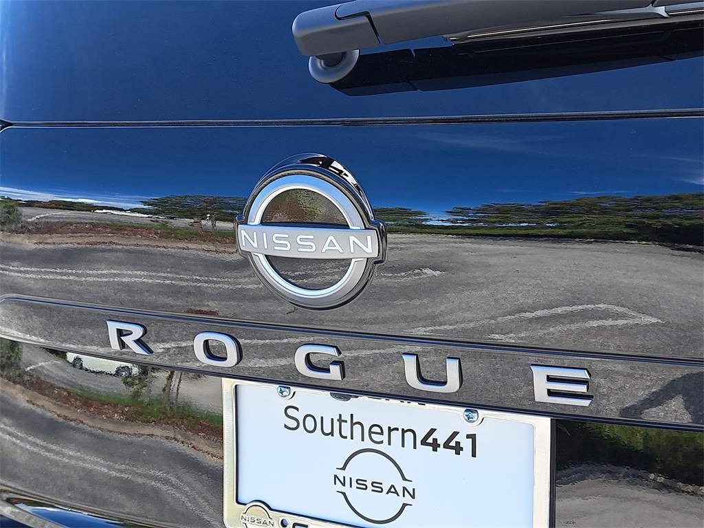 2026 Nissan Rogue SV photo 8