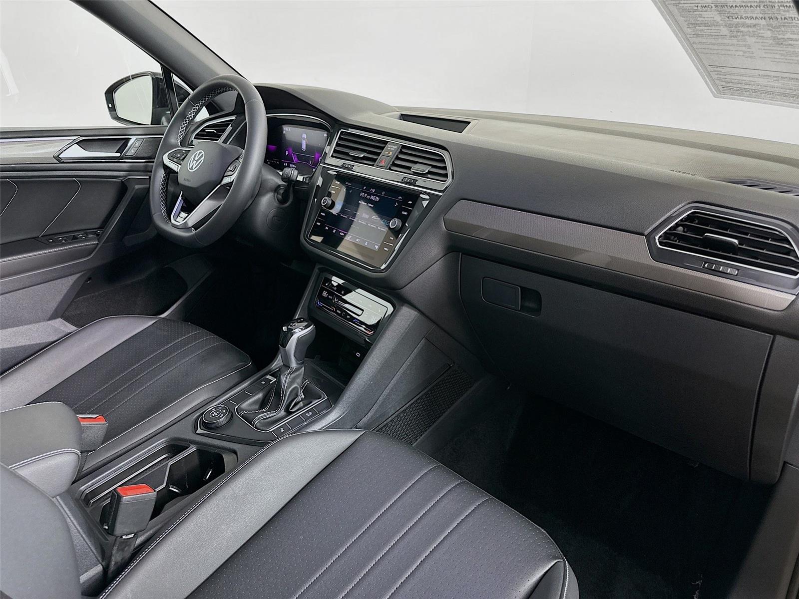 2023 Volkswagen Tiguan SE R-Line Black photo 28