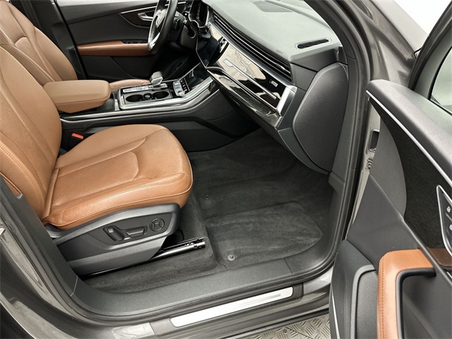 2021 Audi Q7 55 Prestige photo 16