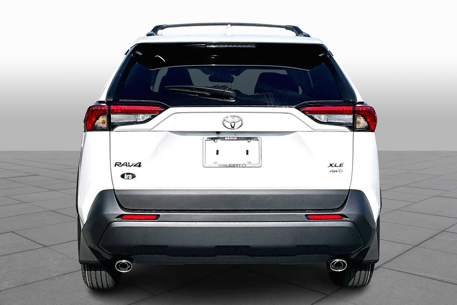 2025 Toyota RAV4 XLE photo 4