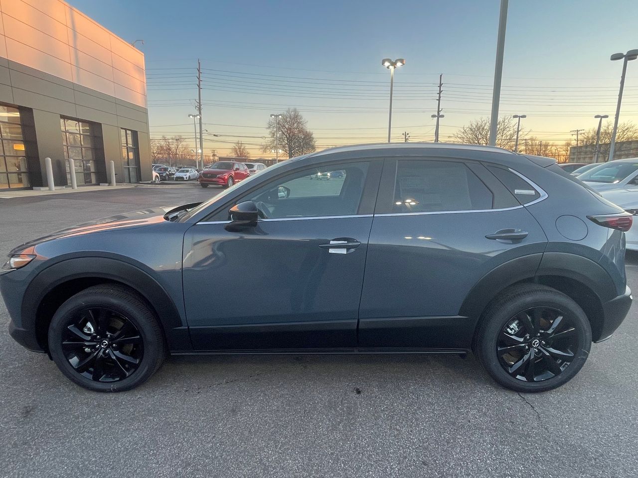 2025 Mazda CX-30 2.5 S Carbon photo 2