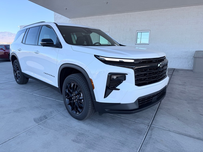 2026 Chevrolet Traverse LT's photo
