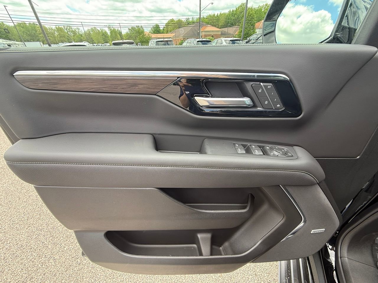 2025 Chevrolet Tahoe Premier photo 11