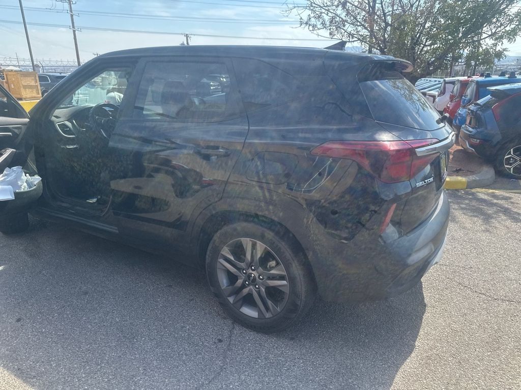 2023 Kia Seltos LX photo 7
